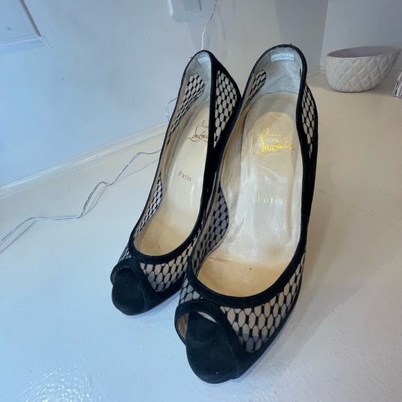 Christian Louboutin red bottom heels - Picture 2 of 4